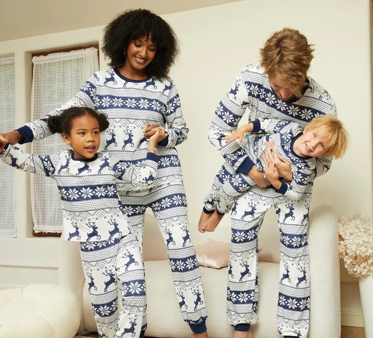 Frohe Weihnachten Familien-Pyj – Winter Clothing Looks Bewertung und Preis